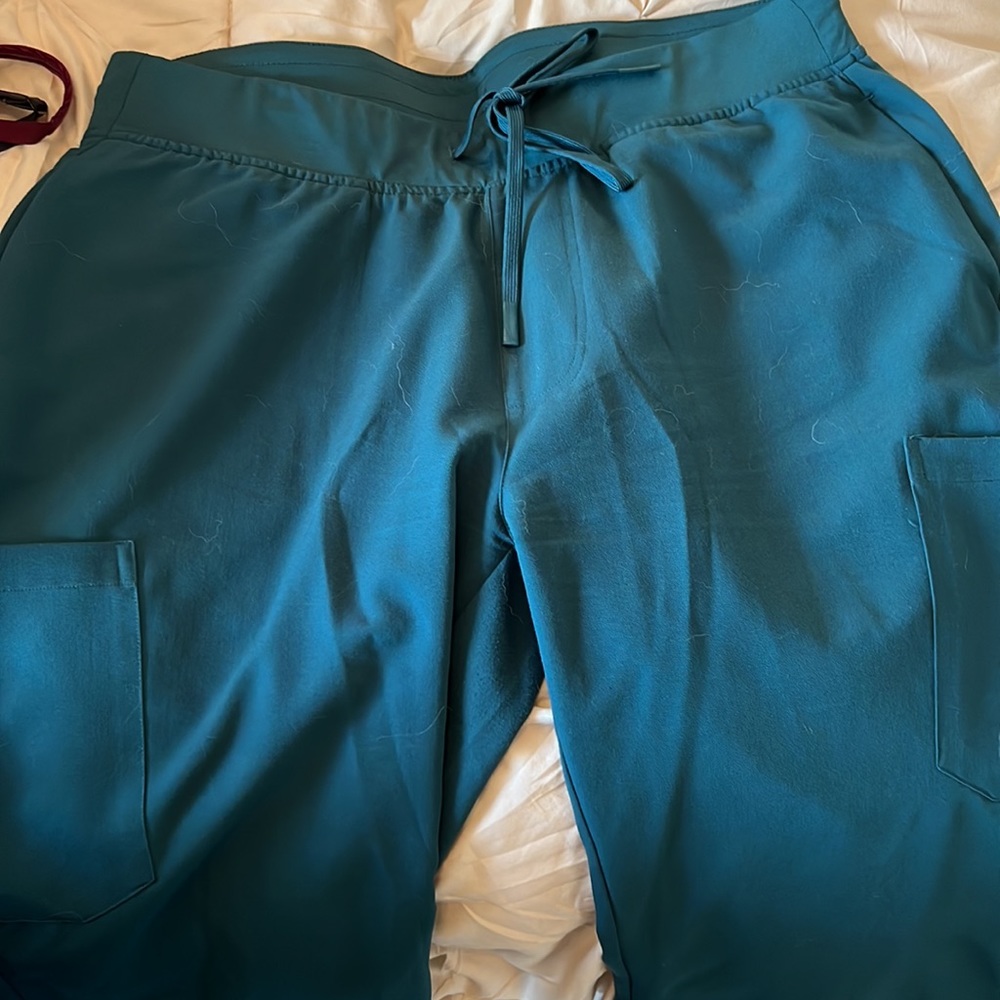 Mandala 9 pocket cargo scrub bottom